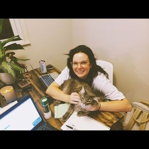 Meet your Posher, Kira